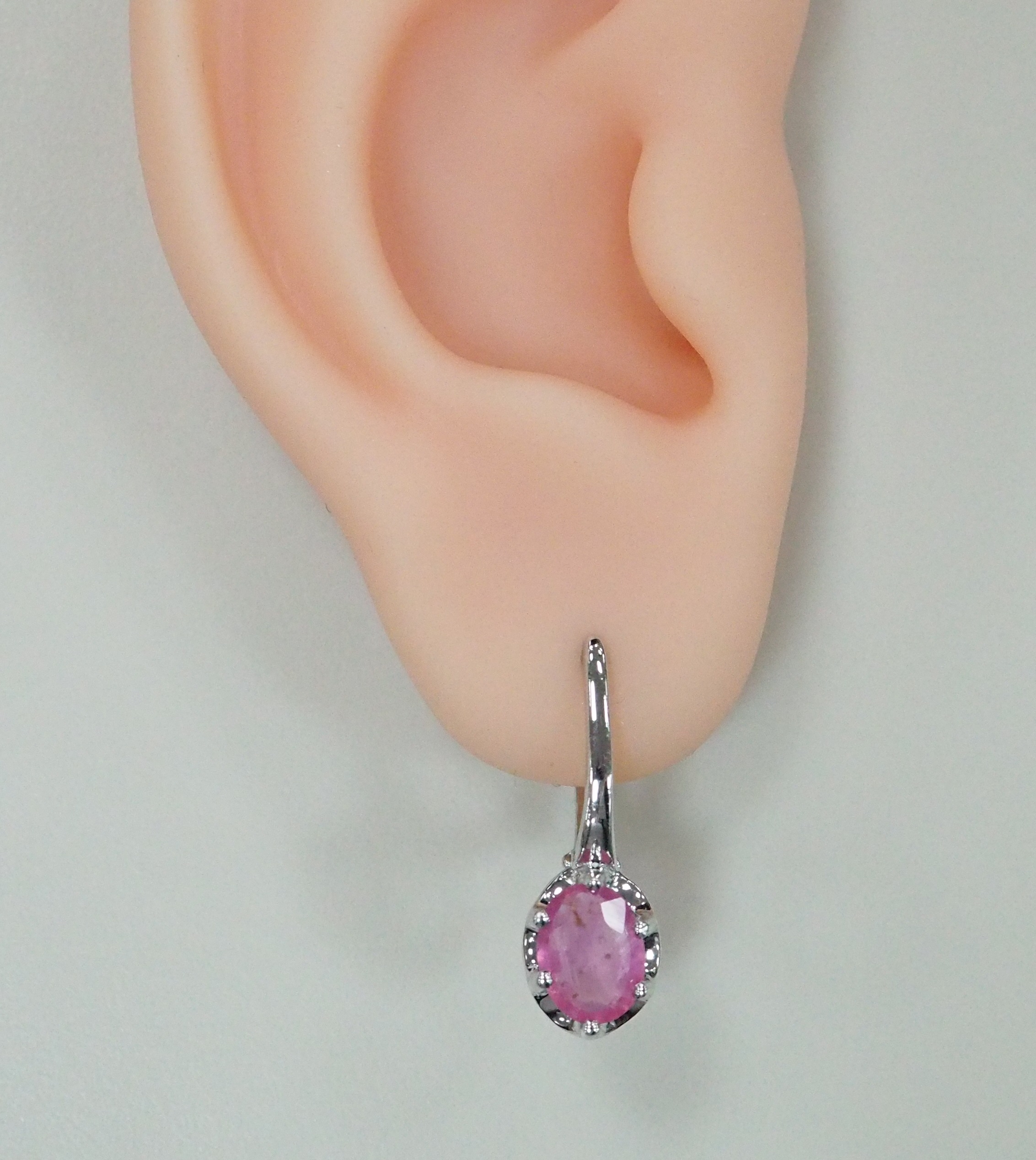 Серебряные серьги с розовыми сапфирами